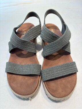 Skechers sage greenCross-Strap Comfort wedge Sandals